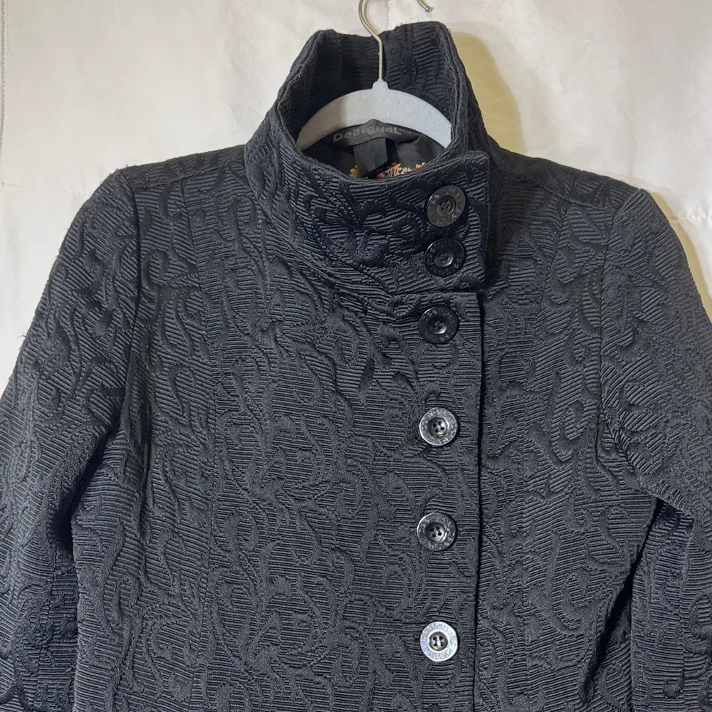 Desigual Black Textured Button Front‎ Coat Size 42 Colorful Circle Embellish